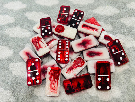 Horror dominoes set w/case